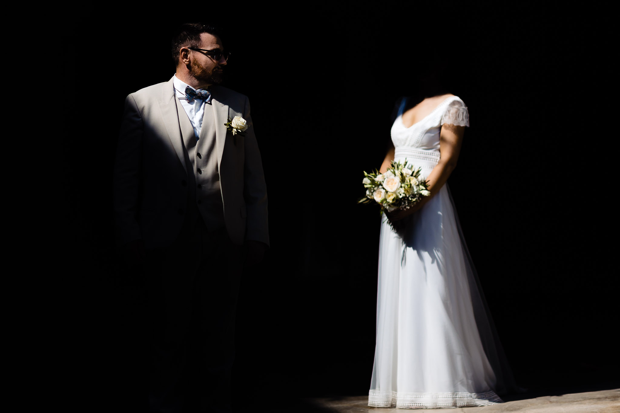 Rires partagés lors d'une séance couple après le mariage, Hérault Rires partagés lors d'une séance couple après le mariage, Hérault
